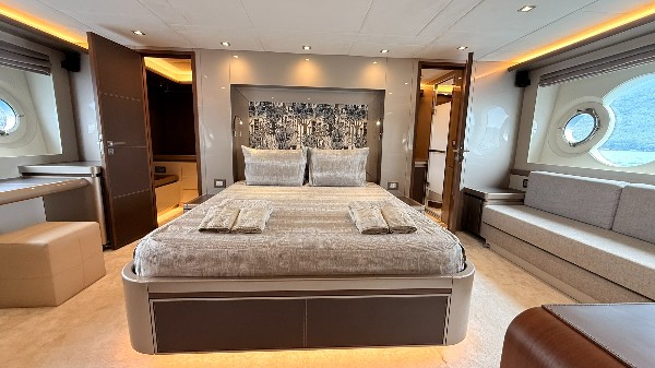 2020 MONTE CARLO YACHTS MCY 80