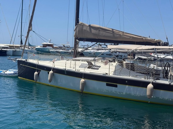 2011 AZUREE 40
