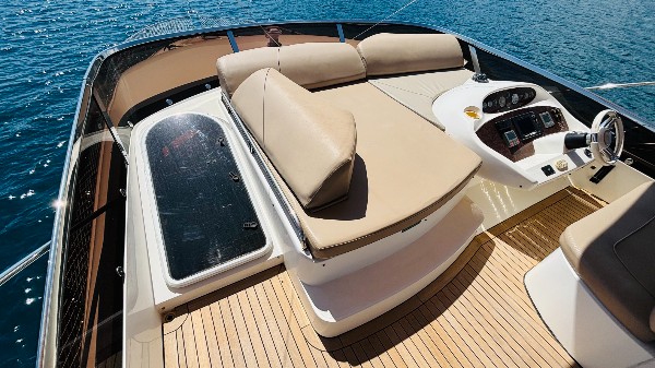 2001 SUNSEEKER MANHATTAN 64