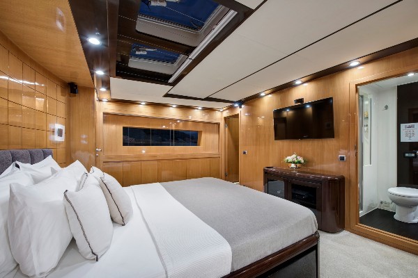 2009/2022 MOTOR YACHT 35M 