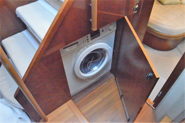 2008 PRINCESS 54