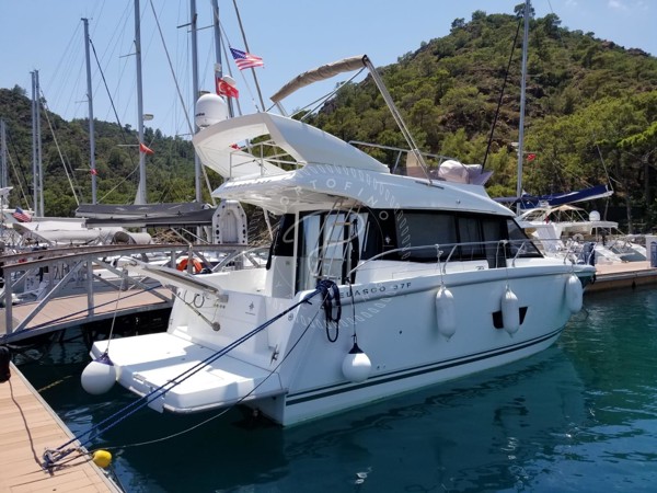 2015 JEANNEAU VELASCO 37F