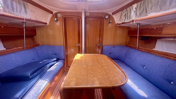2008 BAVARIA 38 CRUISER
