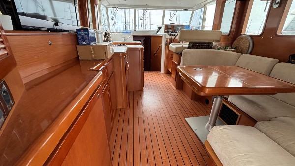 2009 BENETEAU SWIFT TRAWLER 42