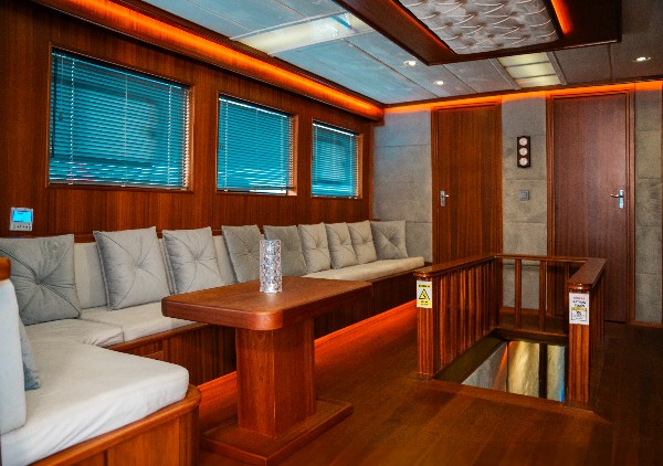 2023 CUSTOM TRAWLER 22 M