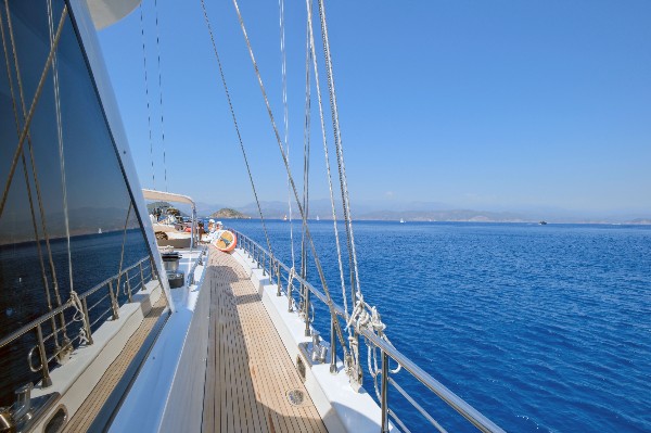 2025 LUXURY GULET 42 M