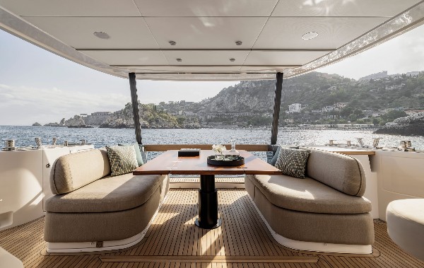 2026 AZIMUT MAGELLANO 60