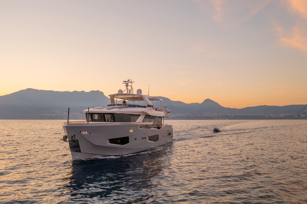 2023 MOTOR YACHT 26 M 