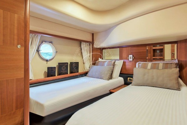 2005 AZIMUT 62