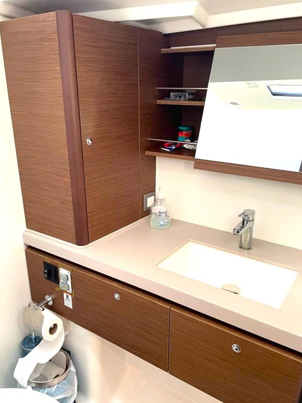 2021 BENETEAU OCEANIS 51.1
