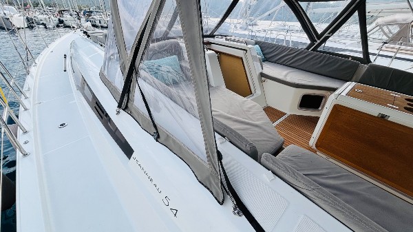 2018 JEANNEAU 54