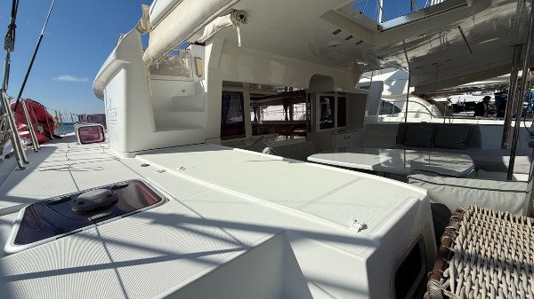 2011 LAGOON 450 F OWNER’S VERSION