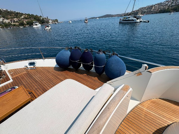 2011 BENETEAU SWIFT TRAWLER 52