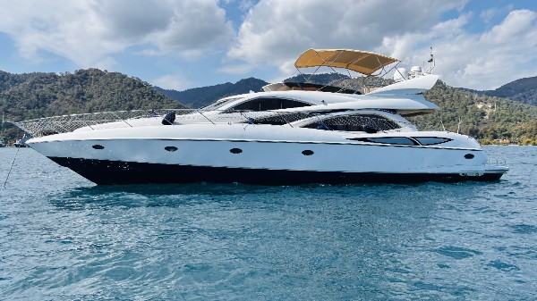 2001 SUNSEEKER MANHATTAN 64