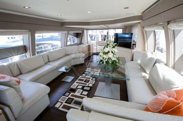 2014 FERRETTI YACHTS 690