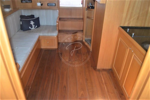 2011 CLASSIC CRUISER 37
