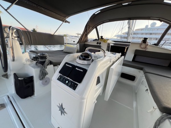 2023 JEANNEAU SUN ODYSSEY 440