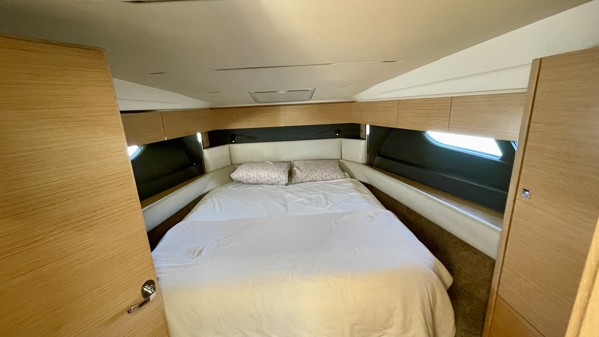 2018 BAVARIA R40