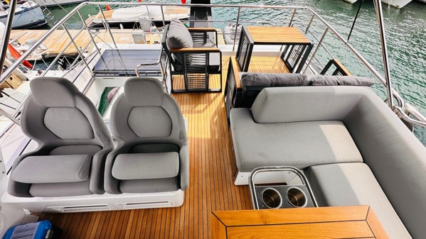 2019 AZIMUT S7