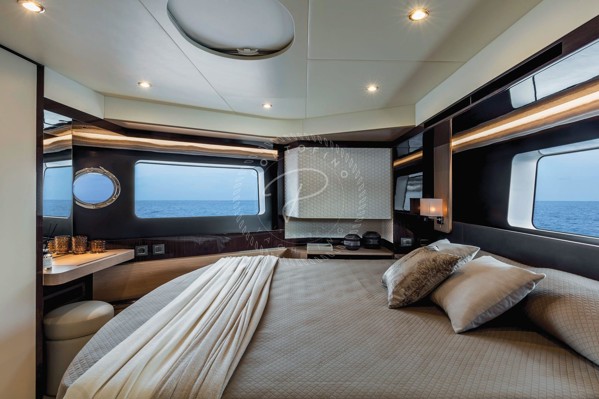 2018 ABSOLUTE NAVETTA 48