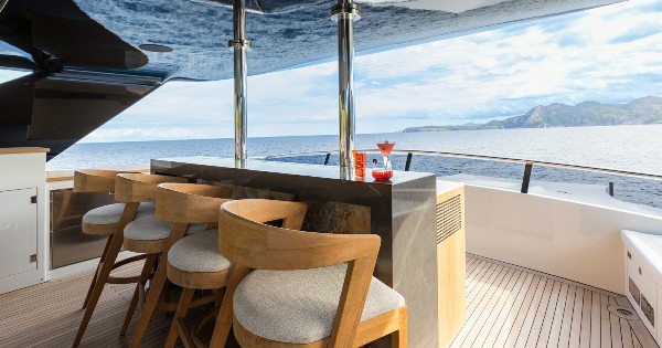 2024 MOTOR YACHT 37 M