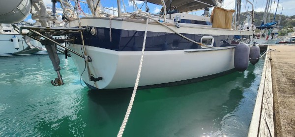 1985 HALLBERG-RASSY 38