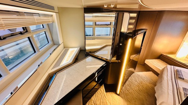 2019 AZIMUT S7