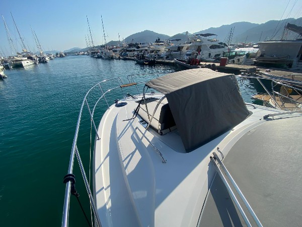 2025 BAVARIA R40 COUPE