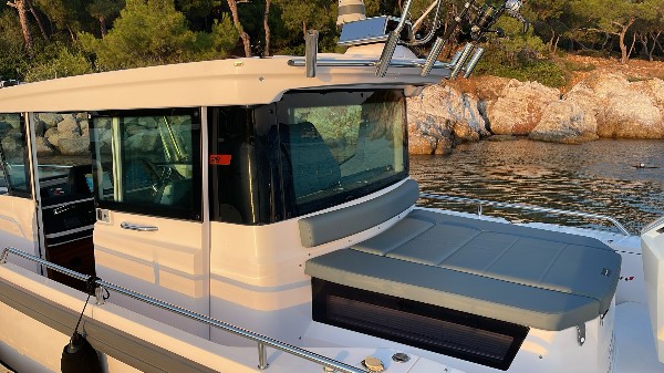20 AXOPAR 28 CABIN