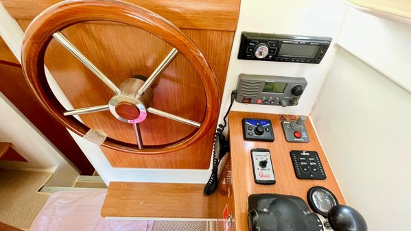 2008 BENETEAU ANTARES 9