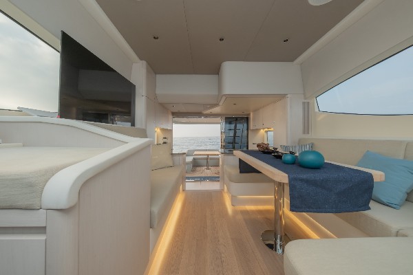 2025 DEEP YACHT 52 FLY