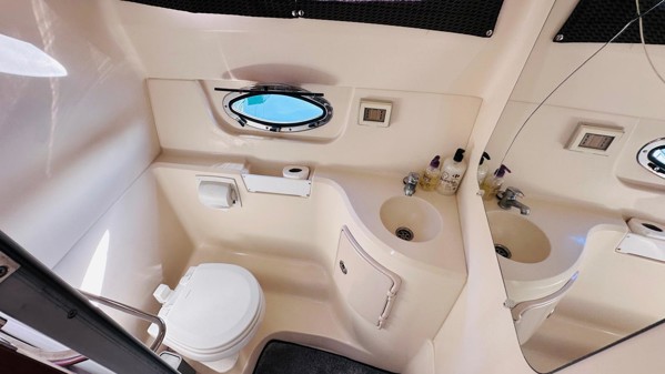2011 REGAL 2565