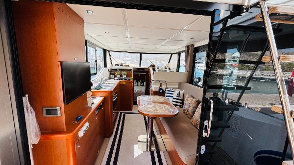 2018 BENETEAU SWIFT TRAWLER 30