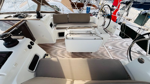 2013 JEANNEAU SUN ODYSSEY 469