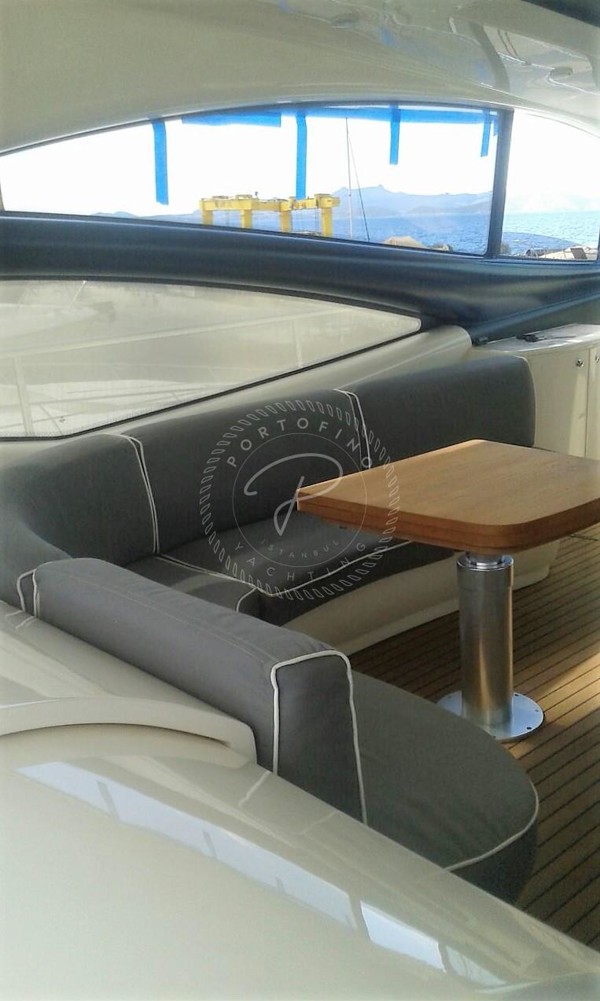 2005 PERSHING 62