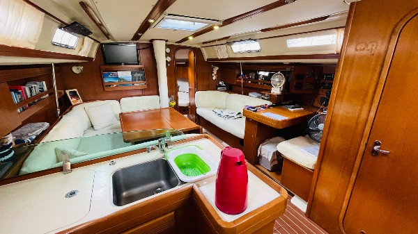 2005 DUFOUR 44