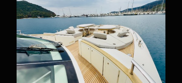 2020 MONTE CARLO YACHTS MCY 80