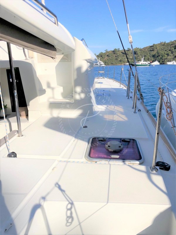 2011 LAGOON 450