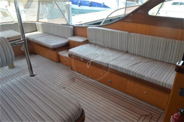2011 CLASSIC CRUISER 37