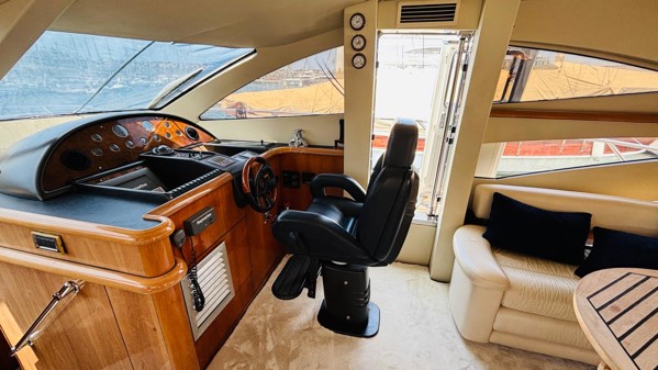 2000 SUNSEEKER MANHATTAN 64