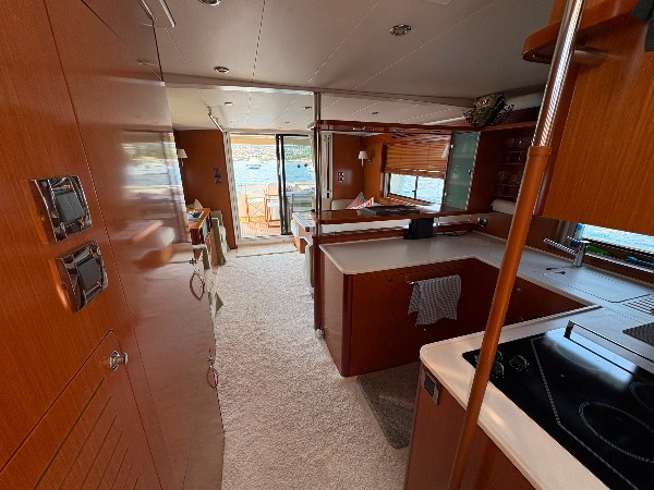 2011 BENETEAU SWIFT TRAWLER 52