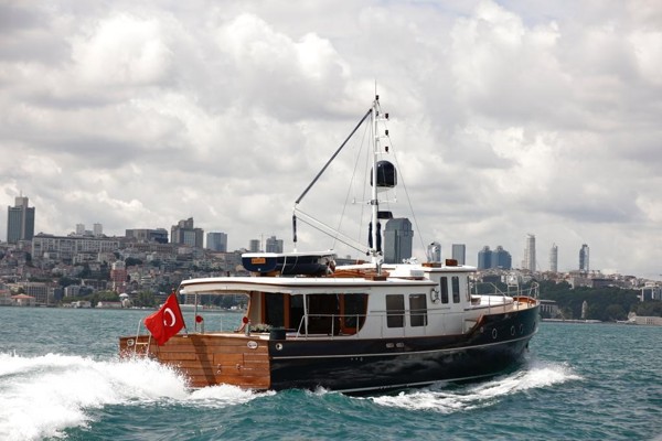 2009 TAKA YACHTS LOBSTER 18M