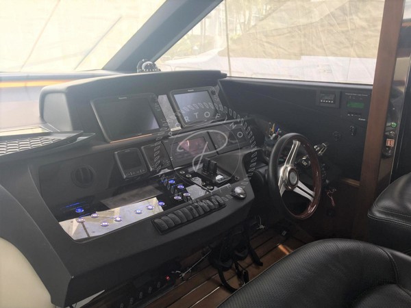 2015 PRINCESS 72S