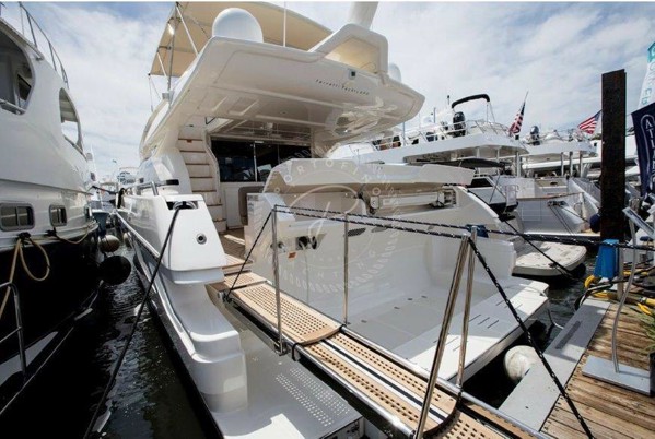2014 FERRETTI YACHTS 690