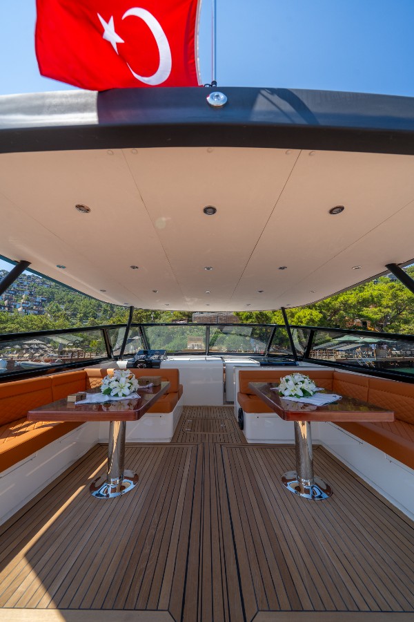 2025 MOTOR YACHT 18.5 M