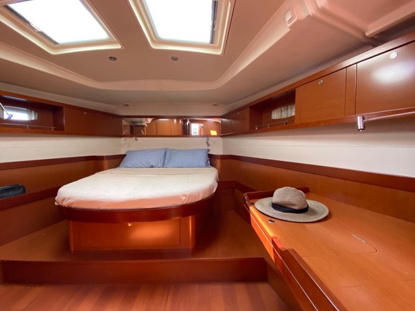 2012 BENETEAU OCEANIS 54