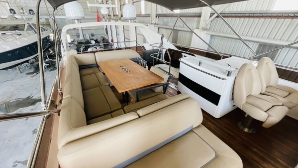 2012 PRINCESS 64
