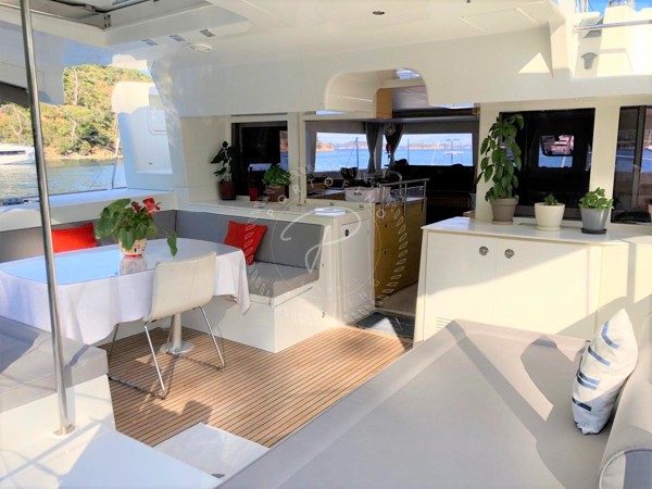 2011 LAGOON 450