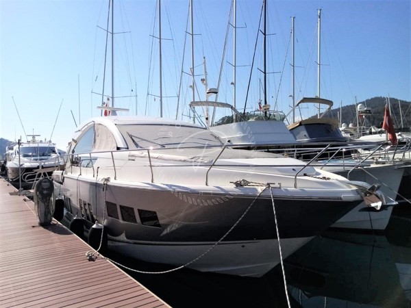 2012 FAIRLINE TARGA 50 GT