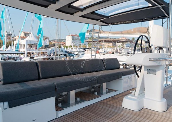 2020 LAGOON 52 F 